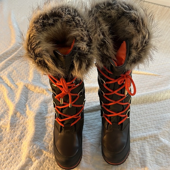 Guess boots. Size 9. - Picture 2 of 5